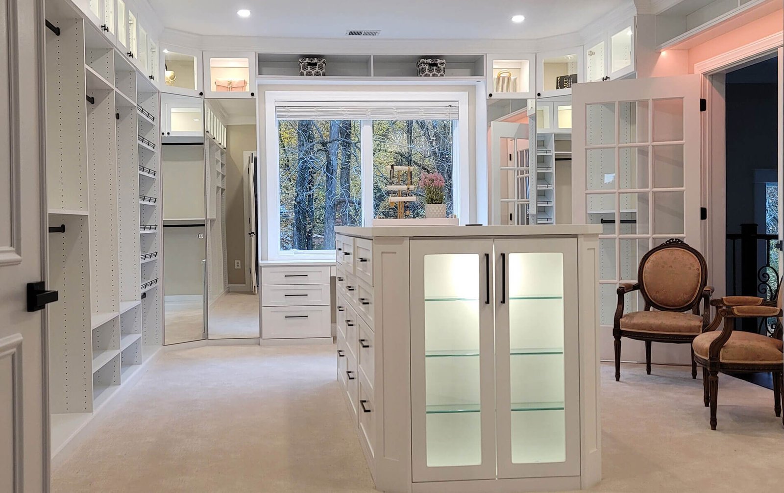 Walk-in-Closet-in-White-Color
